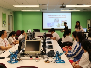 參觀香港理工大學工業及系統工程學院實驗室設施(資訊及通訊科技科)