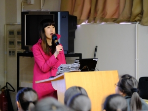 高年級周會中四級「吃走壓力」講座（德育及公民教育組）