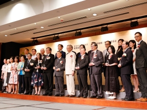 鄭謹群老師於〈教育局第三屆品德教育 2019〉榮獲傑出教學優秀獎