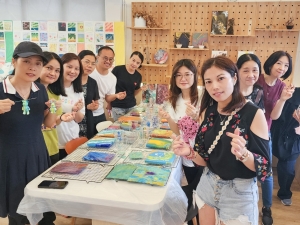  幸福加油站：流體畫體驗工作坊 — Acrylic Pouring Art 2024（輔導組）