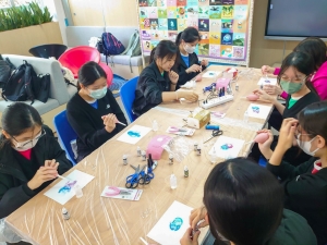 幸福時光 Time for Self-Care 2025：酒精墨水飾物製作、夜光炫彩刮刮畫（輔導組）