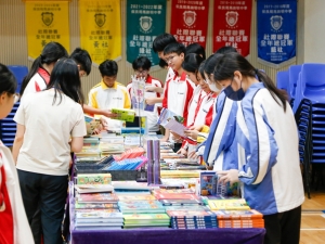 English Week：Book Fair 2025（英文科）